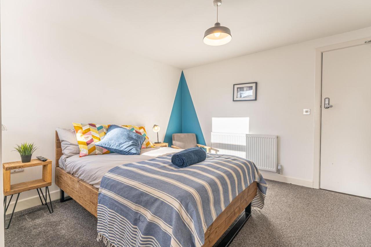 Stylish 5-Bed Home, Each With En-Suite And Own Tv Ковентри Экстерьер фото