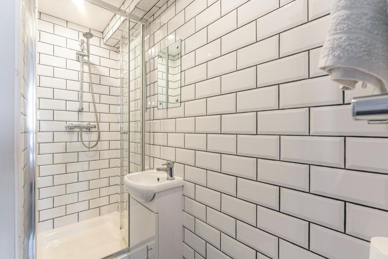 Stylish 5-Bed Home, Each With En-Suite And Own Tv Ковентри Экстерьер фото
